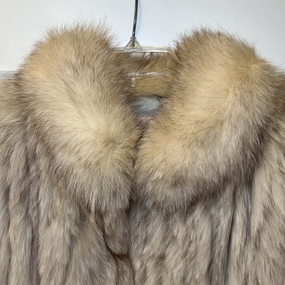 Vintage Saga Fox cozy lux fluffy fur coat - Picture 3 of 16